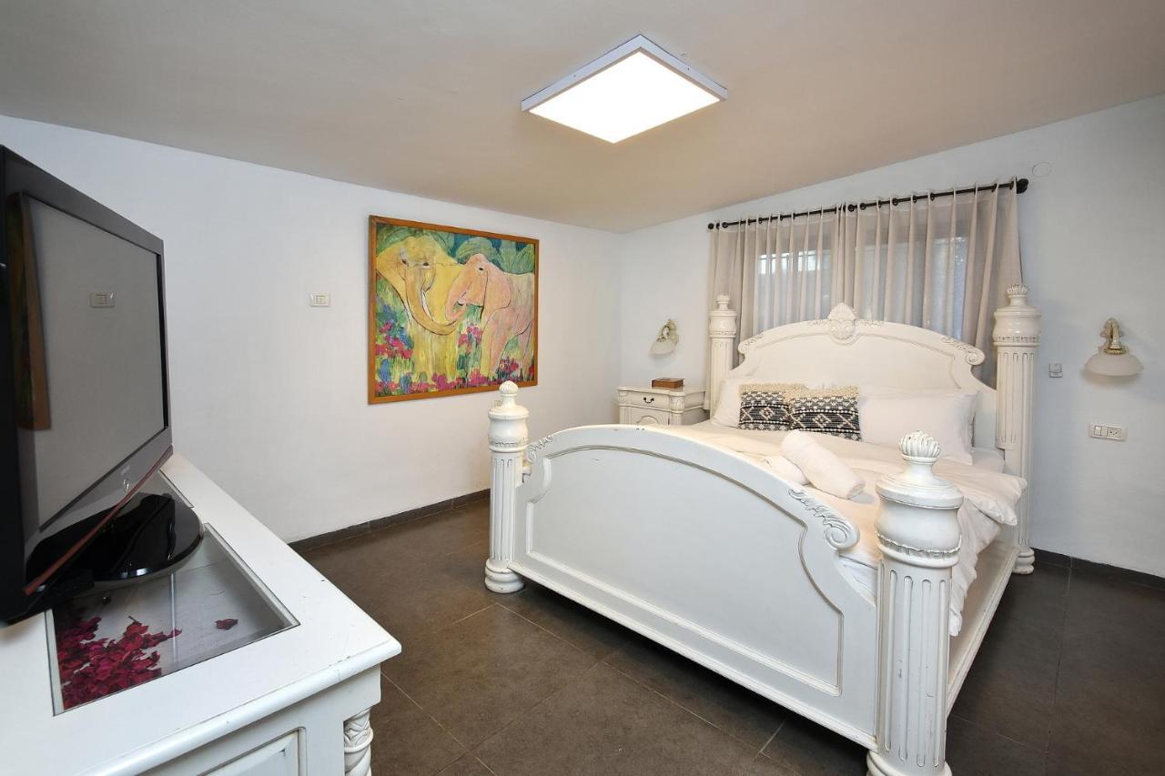 אחוזת הנסיכה כפר נופש Princess Holiday Village Mishmār Hāyardin Exteriör bild